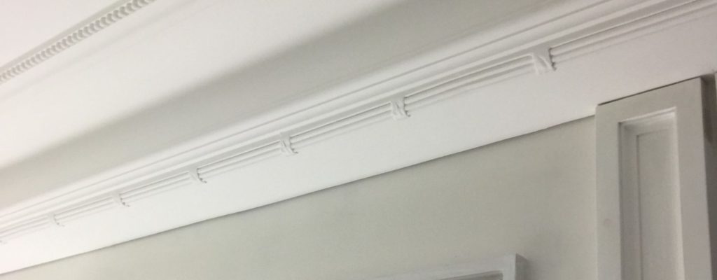 Chambranle à doucine : Guide pour une installation impeccable